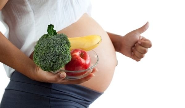Cuál es la dieta ideal que debe de tener la mamá durante el embarazo